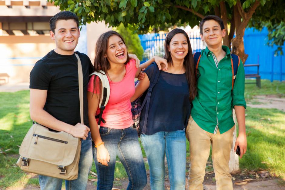 A group of young Latinos